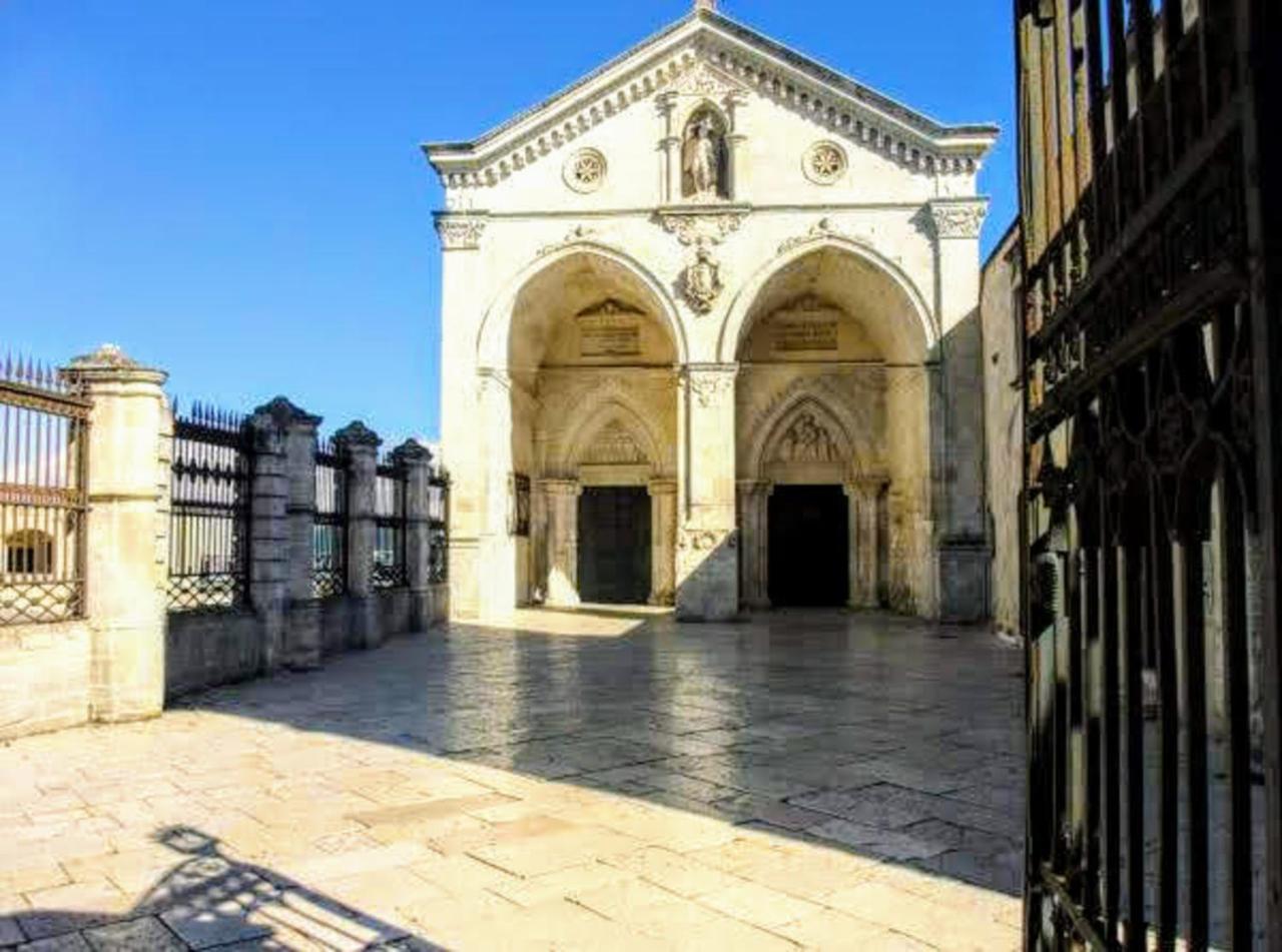 Suite Rotari - Affitti Brevi Italia Monte SantʼAngelo Extérieur photo